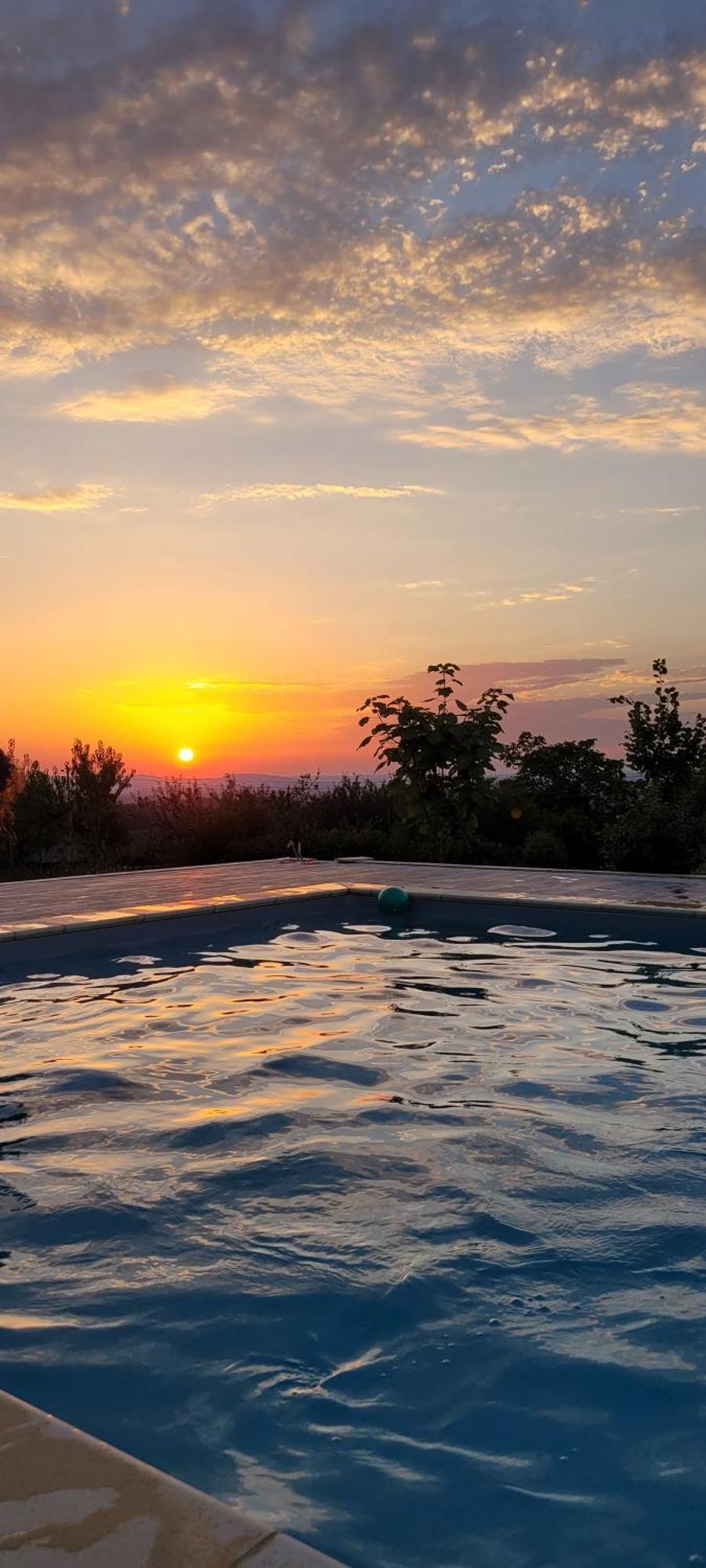 Le Petit Nid Du Quercy Bed and Breakfast Anglars-Nozac Eksteriør billede